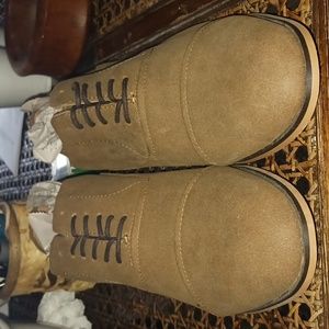 Mens Steve Madden sued dress shoes size 11D light Brown in color